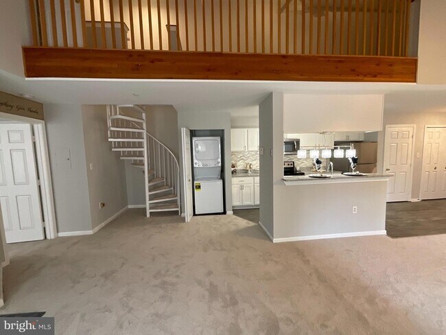Building Photo - 9808 Lake Point Ct
