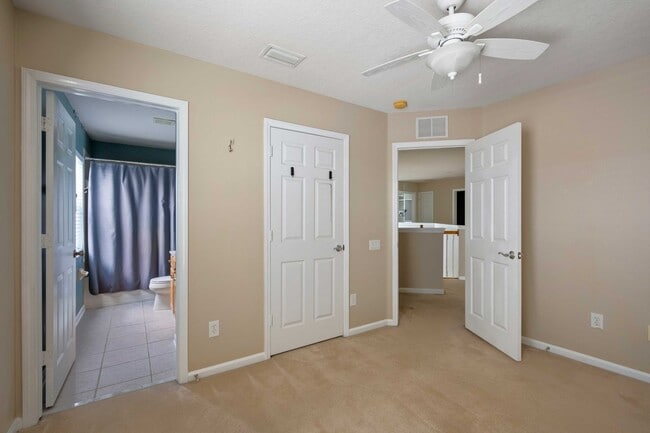 Building Photo - 4/3.5 in Wesley Chapel!