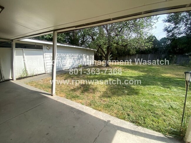 Building Photo - 1605 Manzanita Dr