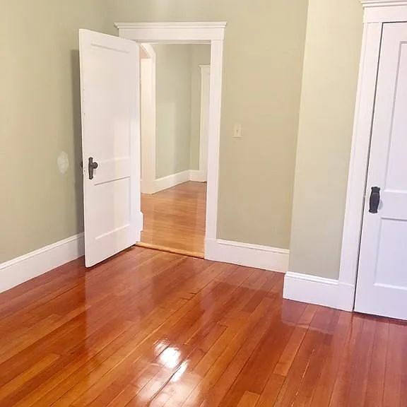 Building Photo - Available NOW! Spacious 3 BED 1 BATH in quiet neighborhood