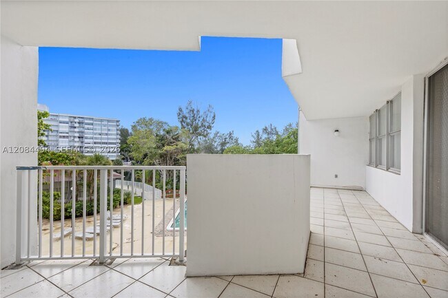 Building Photo - 1200 NE Miami Gardens Dr