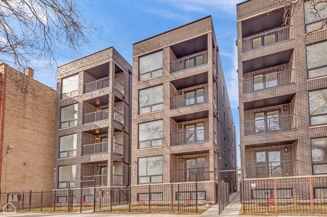 Building Photo - 4746 S Michigan Ave