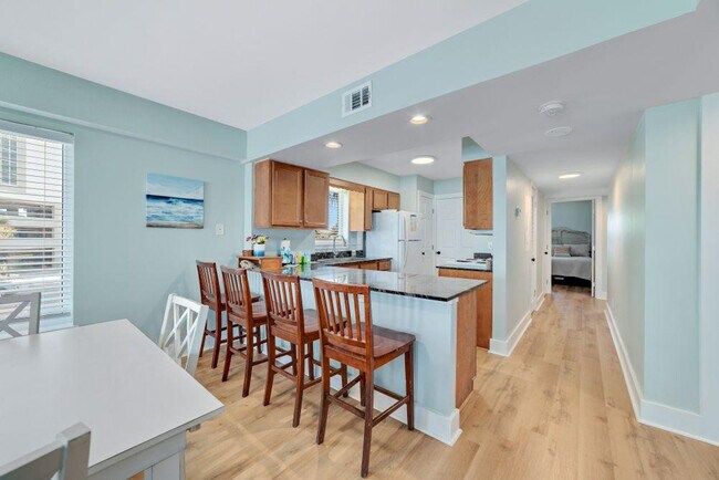 Building Photo - 409 E Beach Blvd