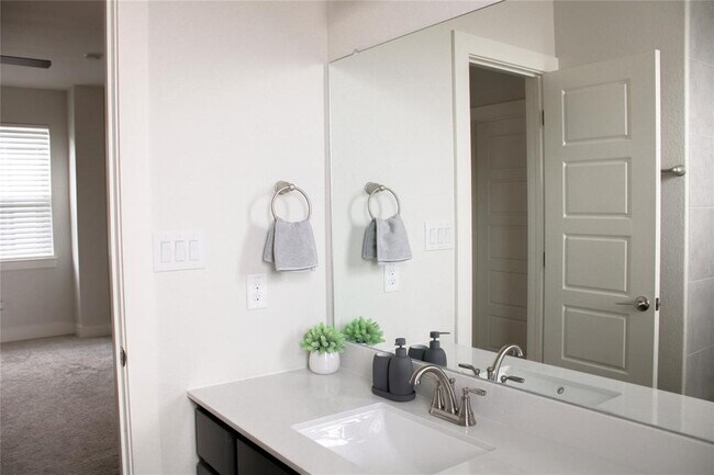 Building Photo - 1007 Harwell Loop