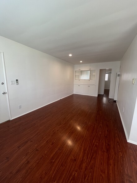 Building Photo - 5534 Kester Ave