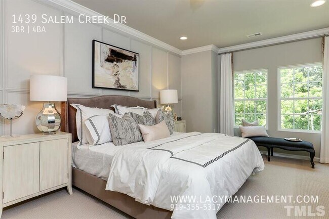 Building Photo - 1439 Salem Creek Dr
