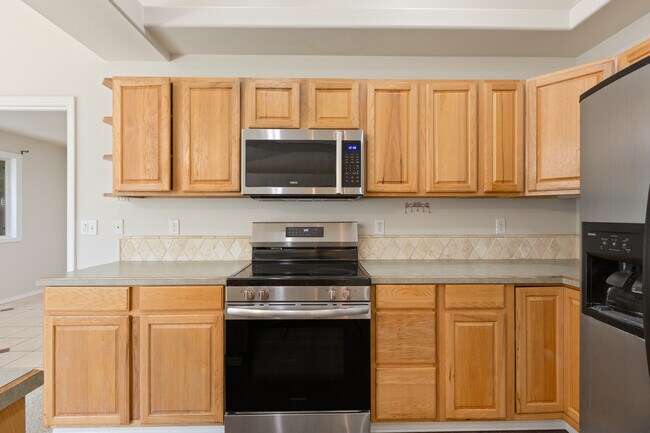 Building Photo - 1230 N Cabrillo Ave