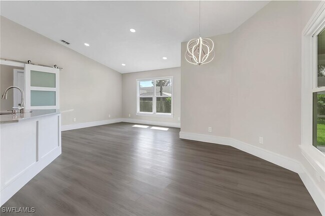 Building Photo - 270 Madison Dr