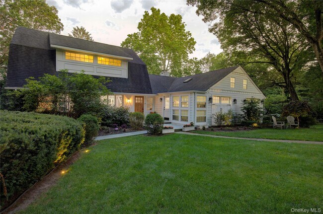 Building Photo - 2 Spring Hollow Rd