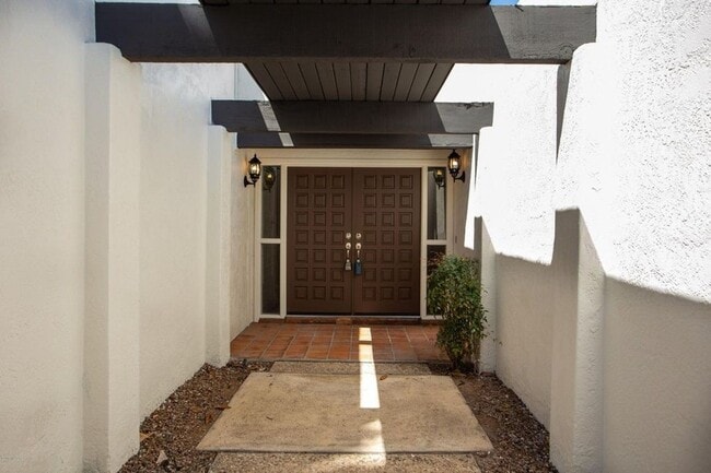 Building Photo - 1383 N Calle Hermosa