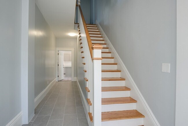 Building Photo - 47 Mechanic St