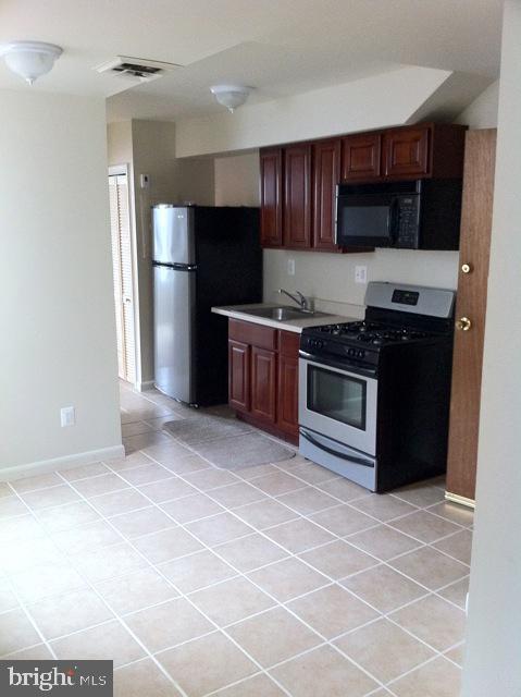 Building Photo - 1438 Snyder Ave