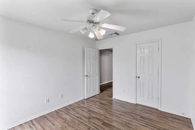Building Photo - 22012 Royal Timbers Dr