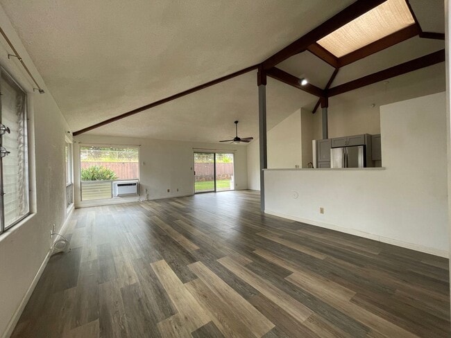 Primary Photo - $3600, 4 BR/2 BA with large parking space,...