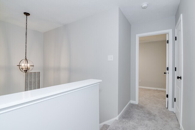 Building Photo - 2003 Helmsdale Ln