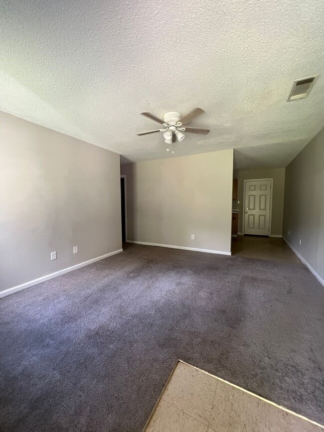 Building Photo - 8127-8127 Carlton Trail NW