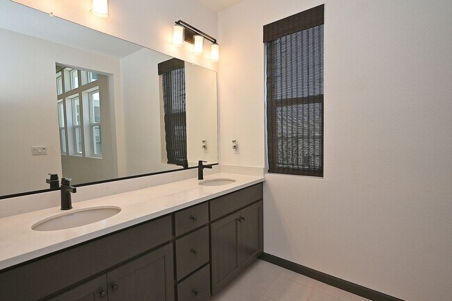 Building Photo - $5,190 - GORGEOUS FOUR BEDROOM HOME IN THE...