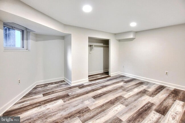 Building Photo - 1756 Park Rd NW