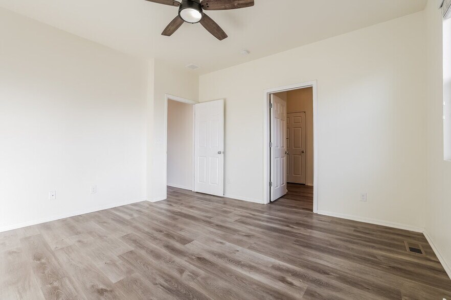 Building Photo - 535 Hermosa St