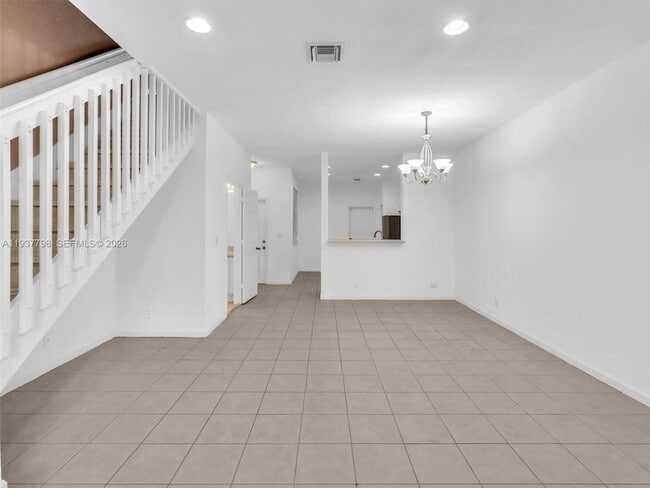 Building Photo - 3873 Tree Top Dr