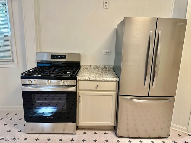 Building Photo - 1855 W 65th St