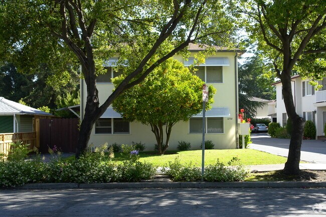 Primary Photo - 1250 Mills St