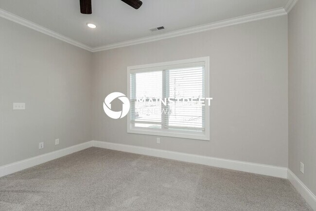 Building Photo - 4 Bedroom Pet-Friendly Home in Huntersville, NC with Main Street Renewal