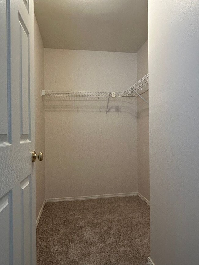 Building Photo - Three Bedroom Duplex