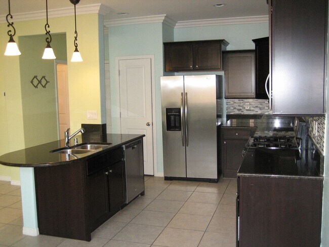 Building Photo - Beautiful 3 bd home in Summerlin Center ne...