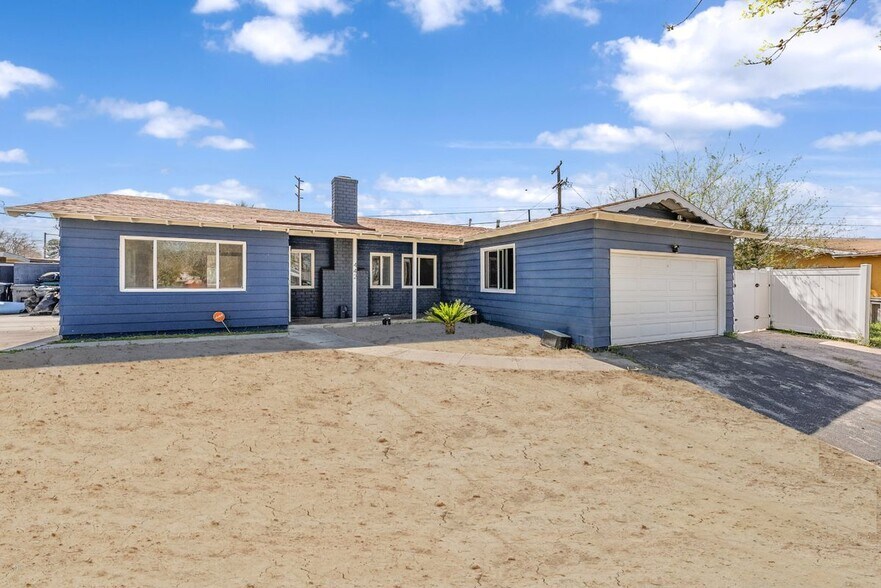 Building Photo - 442 Lightcap St