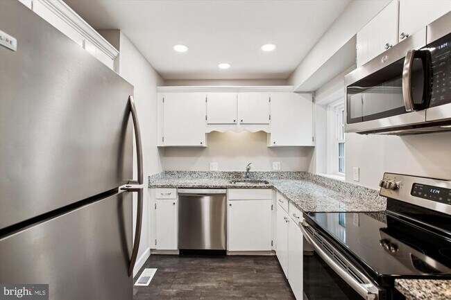 Building Photo - 4726 29th St S