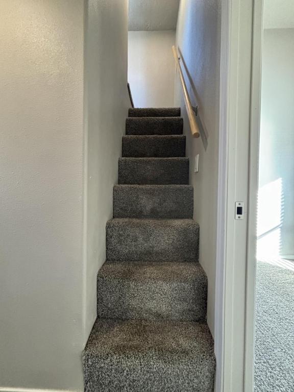 Building Photo - 401 S 1st St