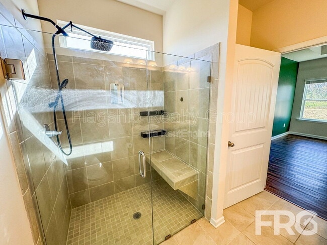 Building Photo - 202 Kenison Way