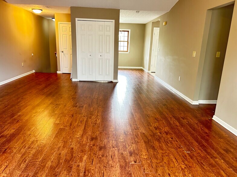 Large living room. - 114 N Third St