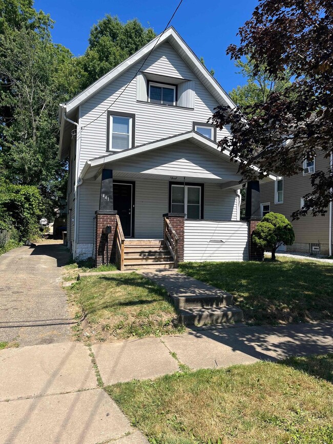 Primary Photo - 441 Wildwood Ave