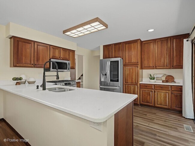 Building Photo - 800 Marston Ave
