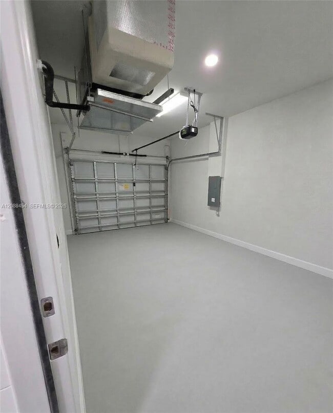 Building Photo - 1118 Crocus St