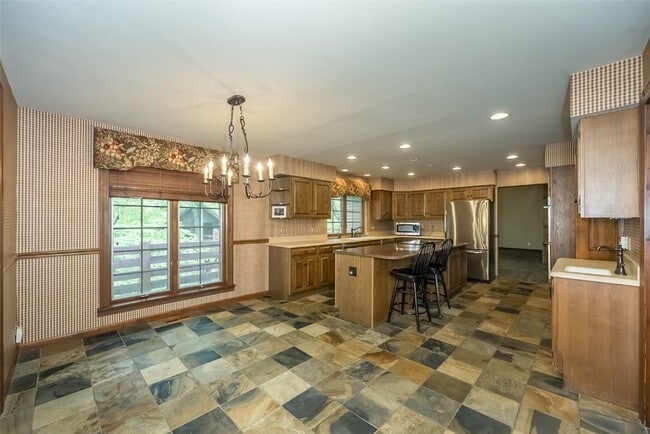 Building Photo - 2731 Christy Ave