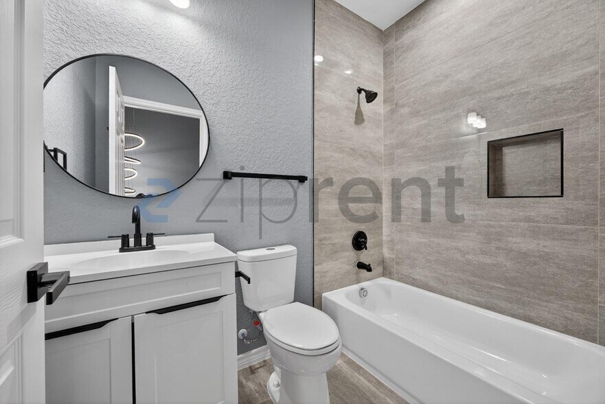 Building Photo - 113 Anderson Ave