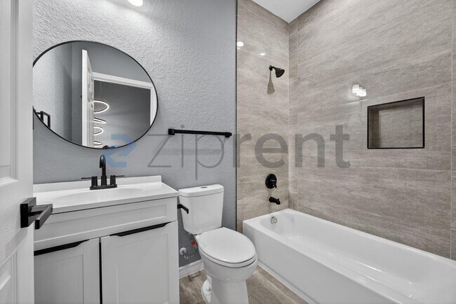 Building Photo - 113 Anderson Ave