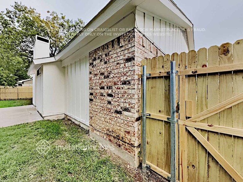 Building Photo - 5909 Cimarron Trail