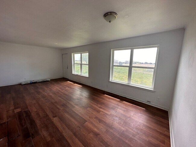 Building Photo - 850 County Road 218,