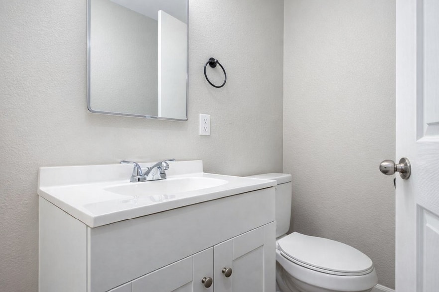 Building Photo - 815 N Arbor Ave