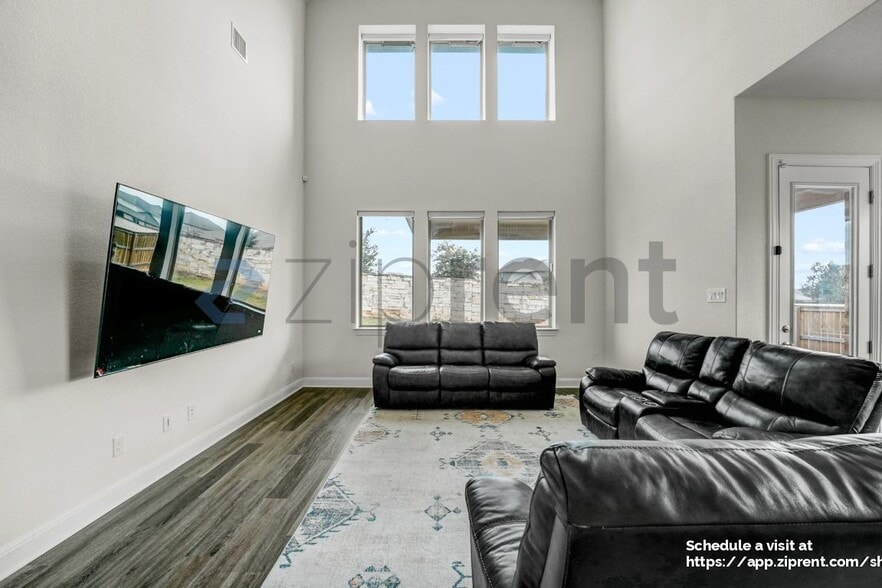 Building Photo - 1349 Ridge Runner Dr