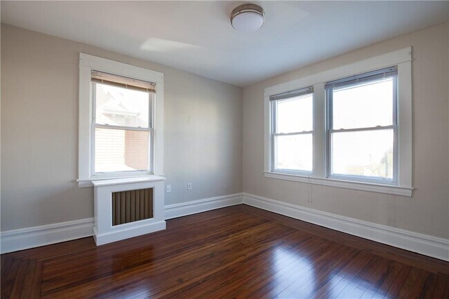 Building Photo - 110 Wallace Ave