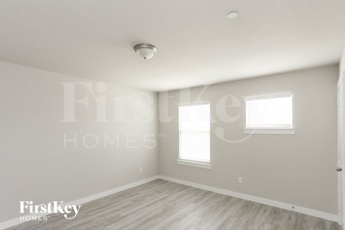 Building Photo - 330 Niki Dr