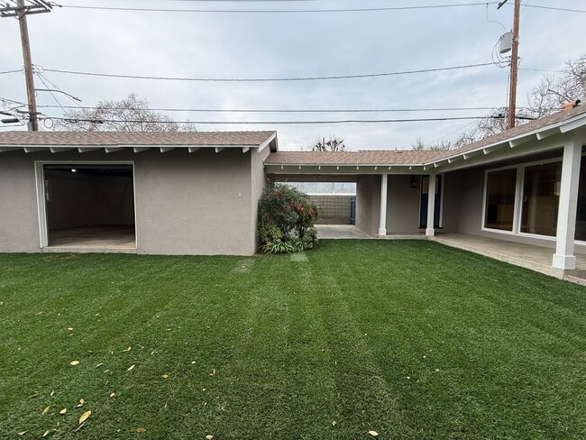 Building Photo - Beautiful Home in a Lovely Neighborhood! Available Spacious 2 Bedroom and Two Bathroom!