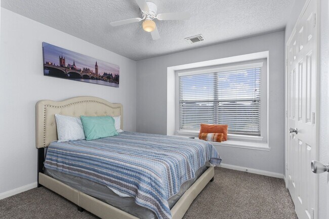 Building Photo - 29326 Legends Green Dr