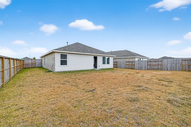 Building Photo - 3302 Hereford Dr