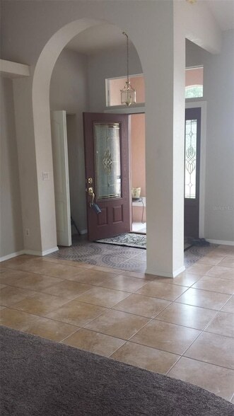 Building Photo - 404 Hazel Cir